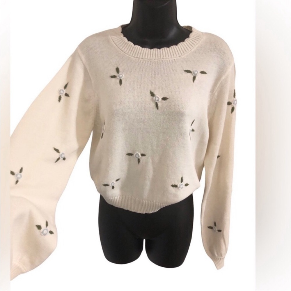 Jessica Simpson Cream blue‎ rosebud embroidered scallop neck sweater size Small - Picture 10 of 15